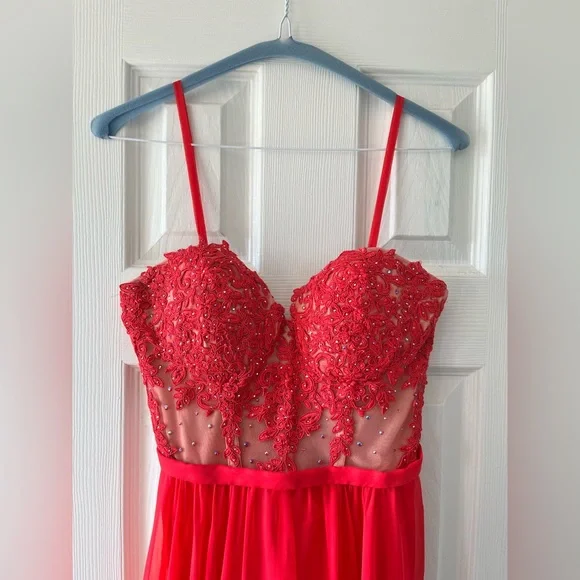 PROM DRESS - Picture 3 of 5